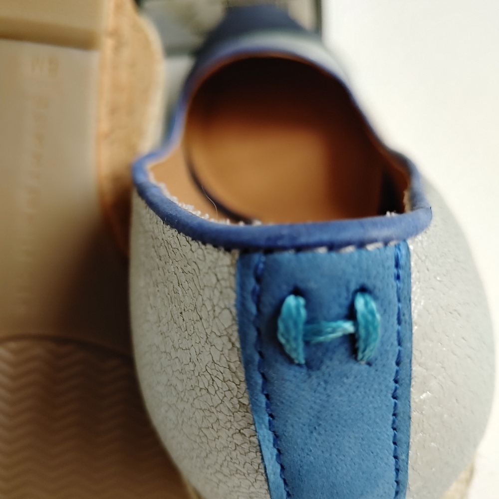 Woman's shoes